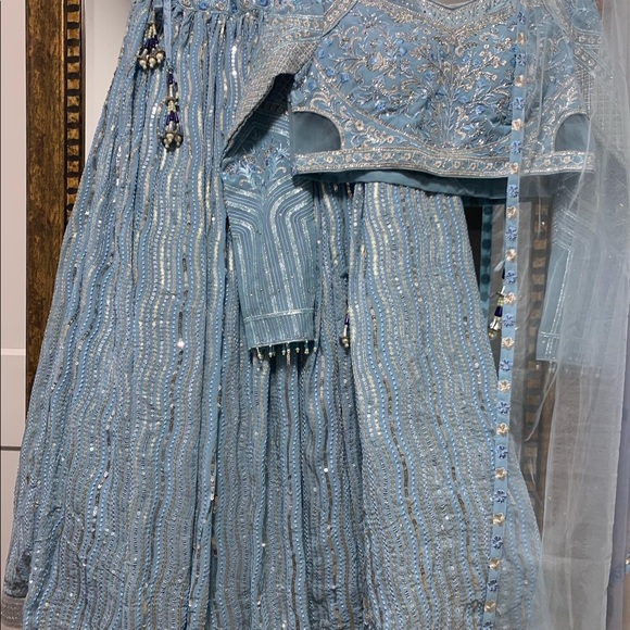 Sold out - Picture 2 of 9